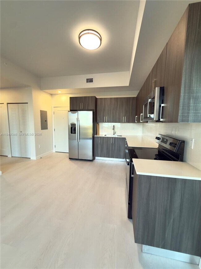 Building Photo - 18300 SW 98th Ave