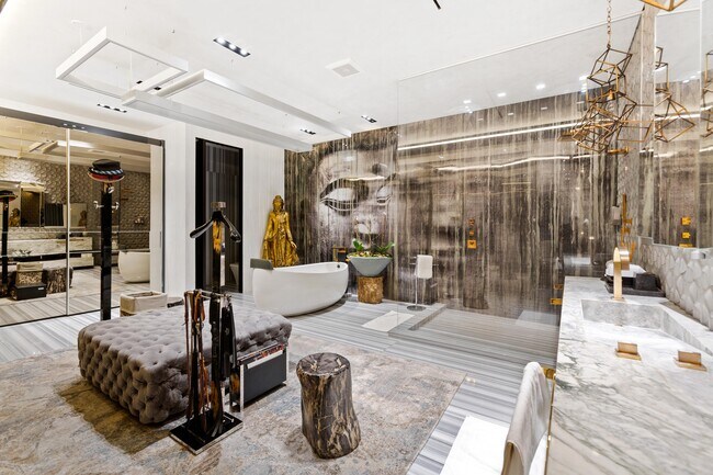 Building Photo - 8356 Sunset View Dr