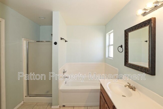 Building Photo - 6205 Janae St