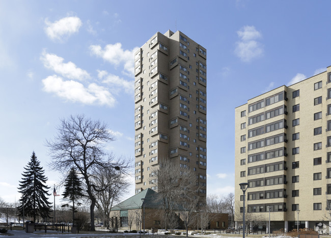 Building Photo - Cedar High Apartments