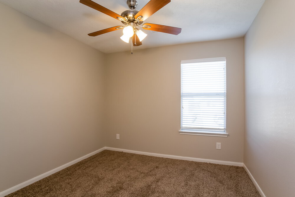 Building Photo - 1227 Grassy View Dr