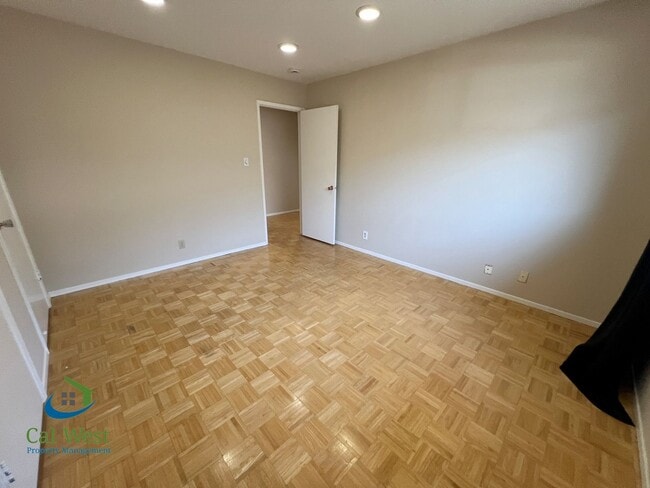 Building Photo - 2846 Regnart Way