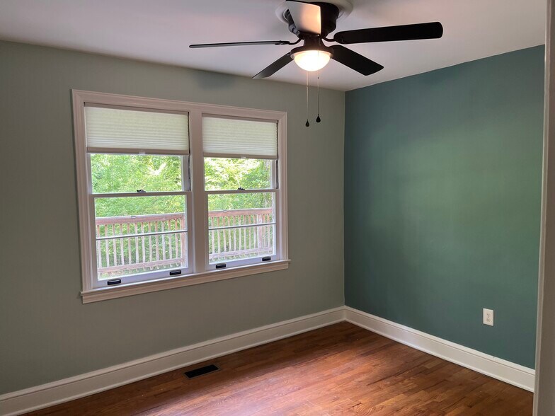 Building Photo - 402 Upper Highland Dr