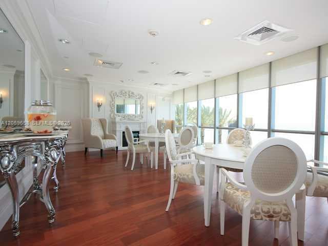 Building Photo - 17121 Collins Ave