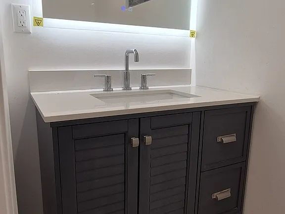 Building Photo - NO MIN CREDIT SCORE REQUIRED, BK OKAY, PAST EVICTION OKAY!, BACKGROUND FRIENDLY. Apply at "The Re...