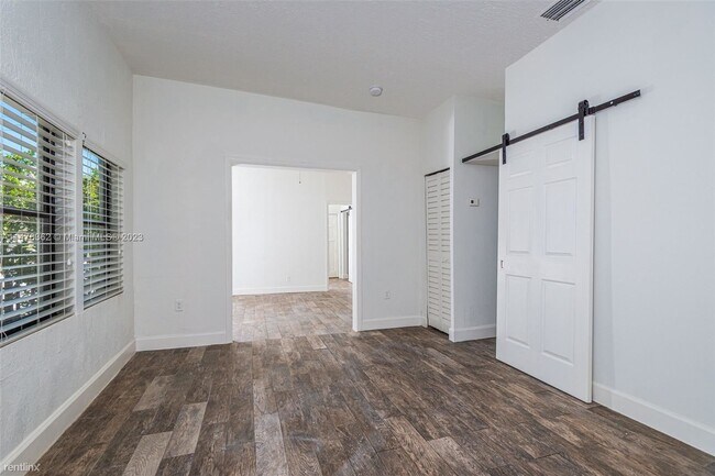 Building Photo - 3 br, 3 bath House - 3452 Margaret St