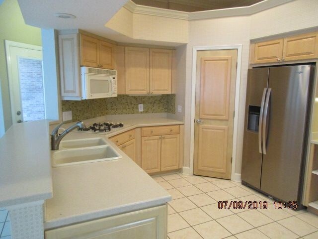 Building Photo - Lovely Queens Harbor Home with Dock