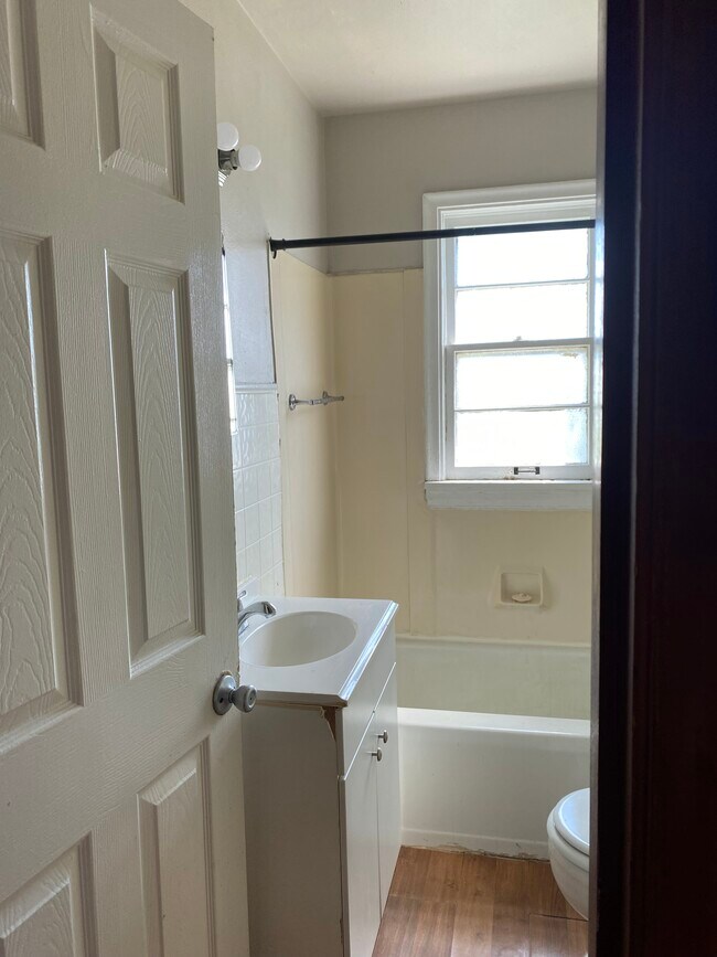 Building Photo - 835 Canaan Ave