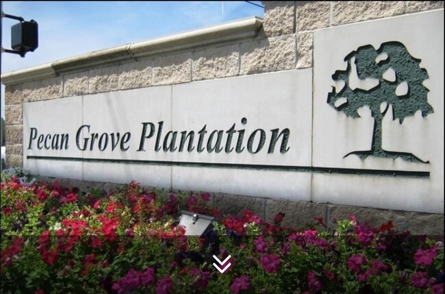 Building Photo - 1711 Surrey Ct