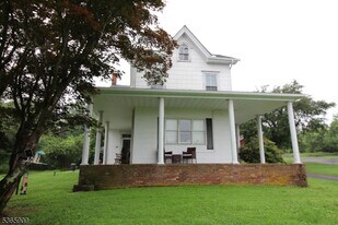 Building Photo - 471 Milford Warren Glen Rd