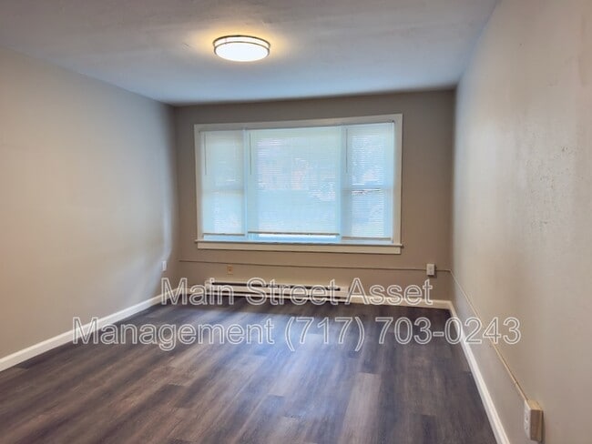 Building Photo - 30 S Wolf St