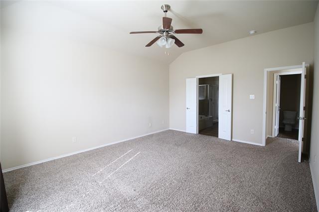 Building Photo - 2101 Hickory Trail