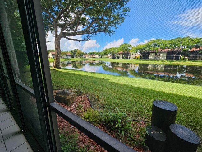 Building Photo - 10663 Ocean Palm Way