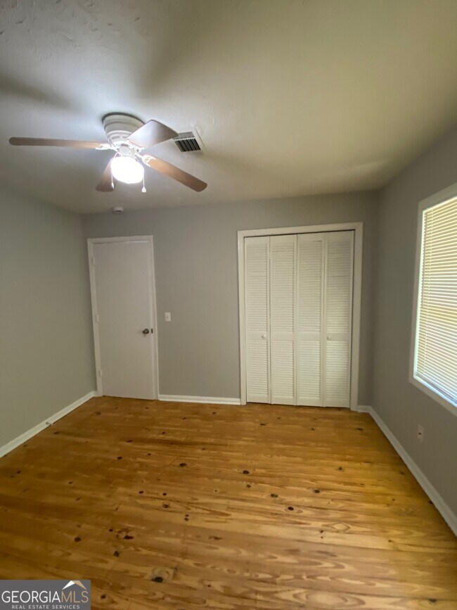 Building Photo - 56 Sunrise Cir