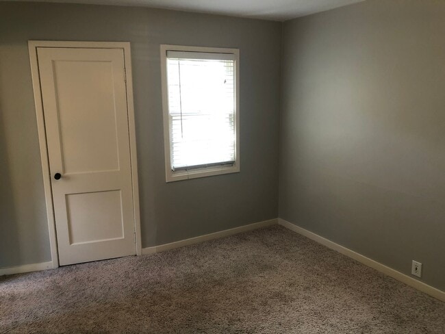 Building Photo - One Bedroom Cottage in the Heart of Salem