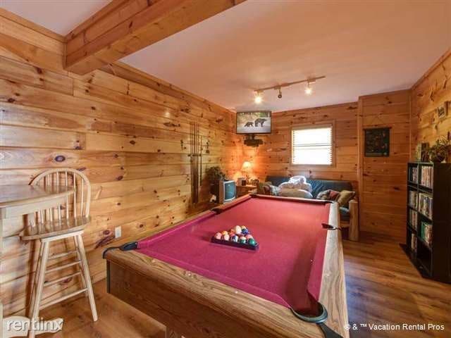 Building Photo - 2240 Breezy Rd