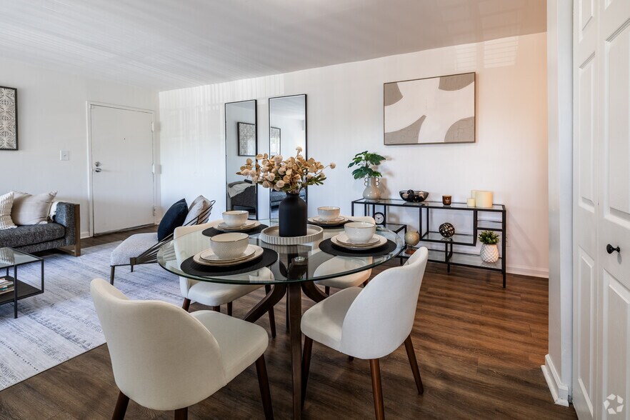 The Boston 2BR, 1BA -900SF - Dining Room - ReNew White Marsh