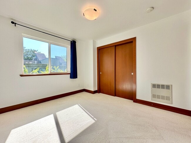 Building Photo - Stunning Townhome for Lease  in Seattle’s ...