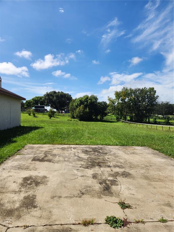 Building Photo - 15404 Thoroughbred Ln