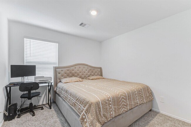 Building Photo - 5122 Sequoia Hts Ln