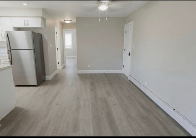 Building Photo - 15700 Reynolds Ln