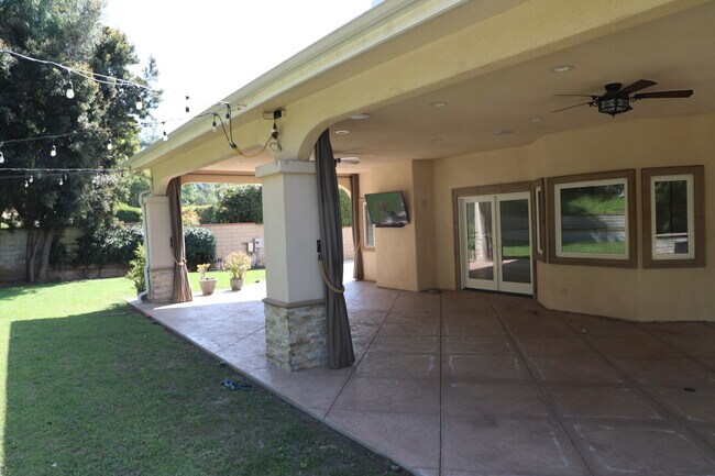 Building Photo - 10146 Janetta Way