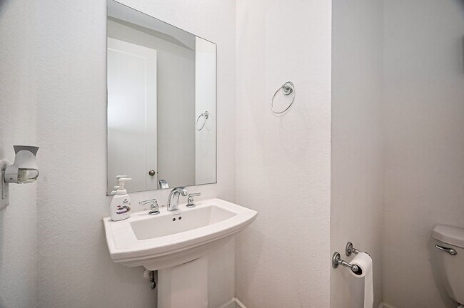 Building Photo - 18311 Licola Mdw Ln