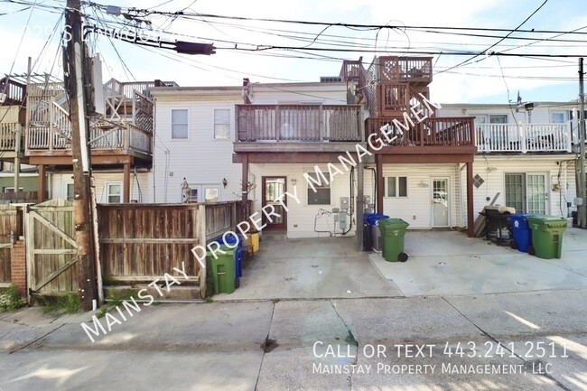 Building Photo - 929 S Linwood Ave