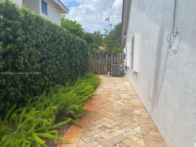 Building Photo - 15327 SW 55th Ter