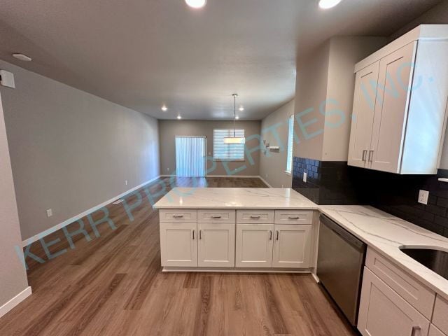 Building Photo - Charming 3-Bedroom Townhouse with 2.5 Baths and Spacious Living Area in Portland!