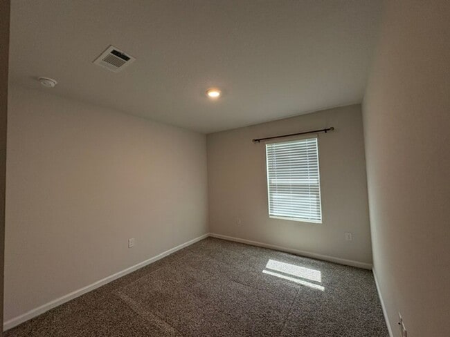 Building Photo - 807 Otto Loop