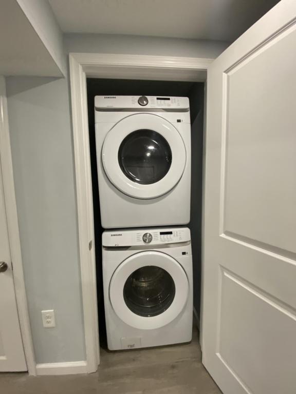 Building Photo - 3121 Rosalie Ave