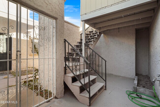 Building Photo - 10628 Springwood Dr