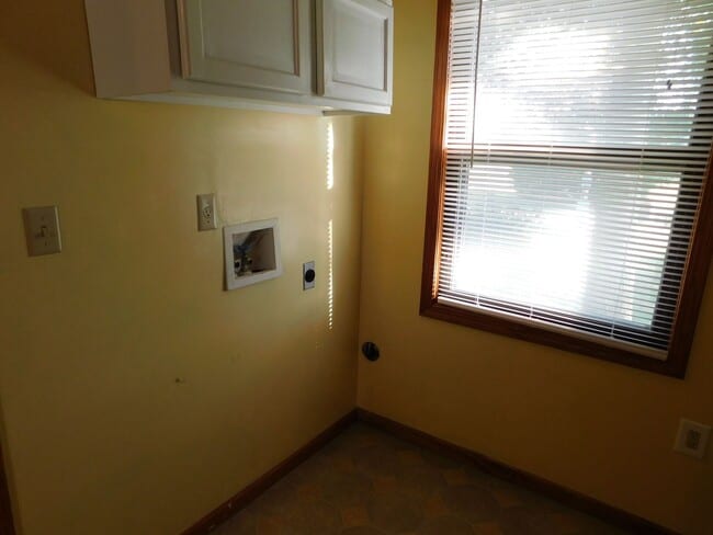 Building Photo - Hard to Find Rural Property North of Towan...