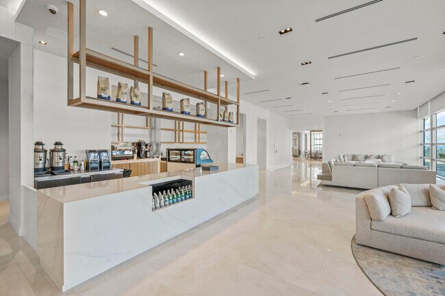 Building Photo - 3100 N Ocean Dr