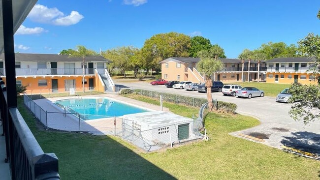 Building Photo - 1715 Dixon Blvd