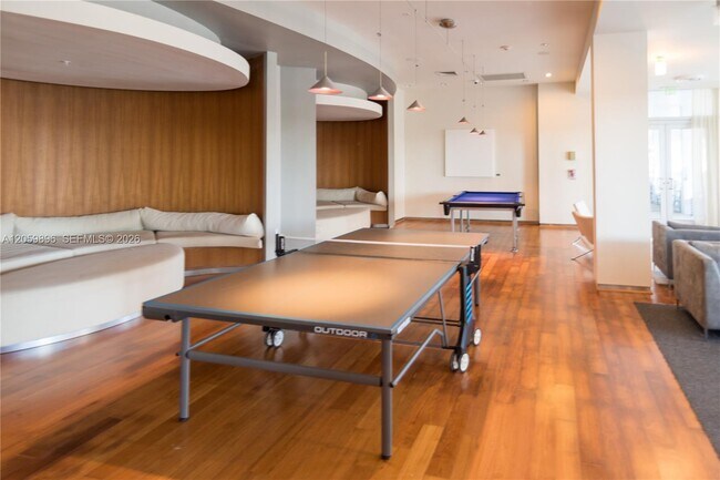 Building Photo - 10275 Collins Ave