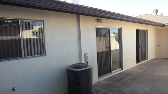 Building Photo - 1189 N Shattuck St