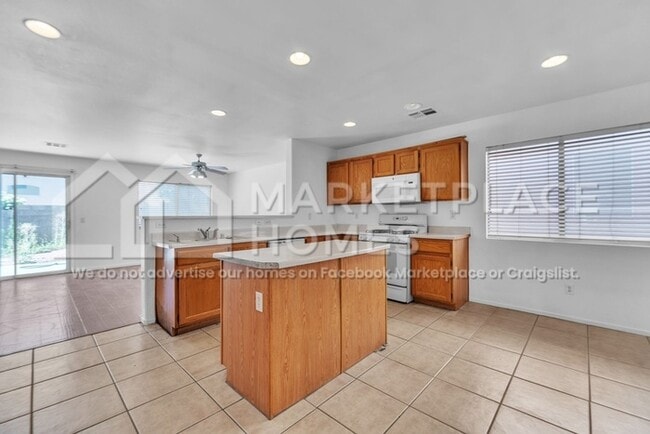 Building Photo - 9021 Iron Hitch Ave