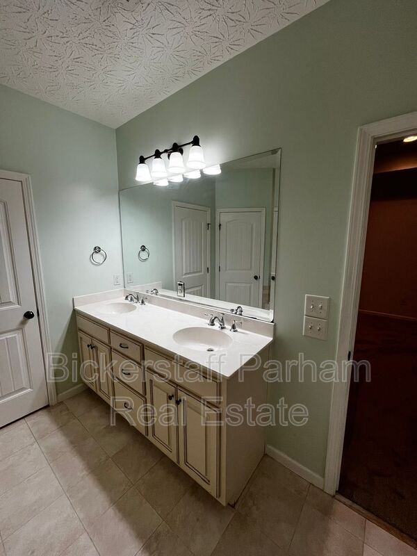 Building Photo - 7013 Imperial Way