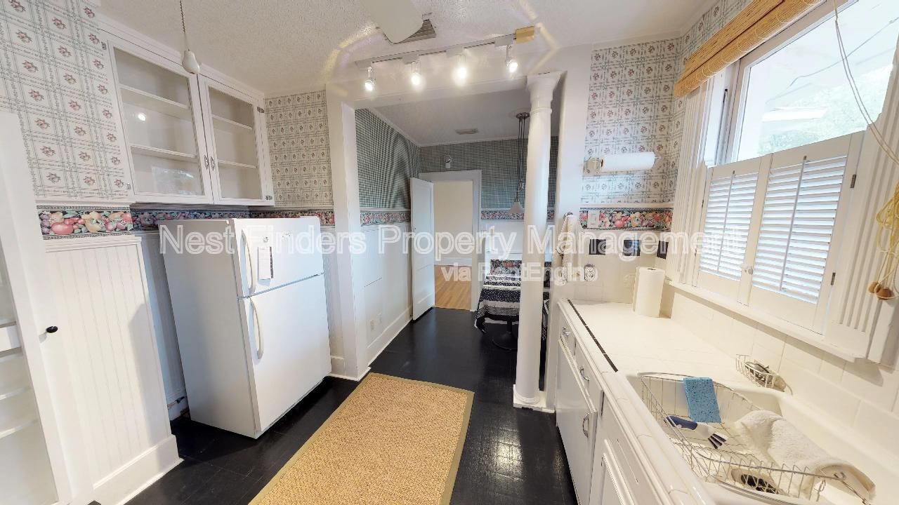 Building Photo - 2044 Forbes St