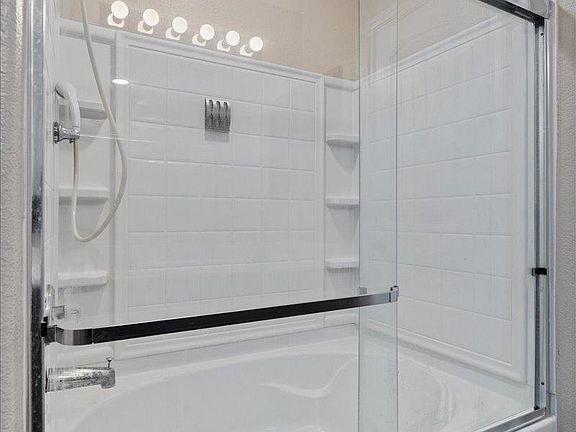 Building Photo - 904 Lonesome Lilly Way