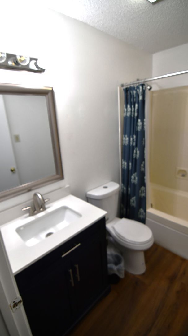 Building Photo - Charming 2-bedroom, 2.5-bathroom home located in Baton Rouge