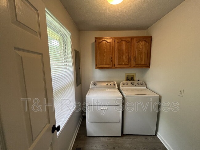 Building Photo - 4807 IN-39