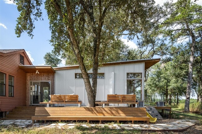 Building Photo - 11773 Newberg Rd