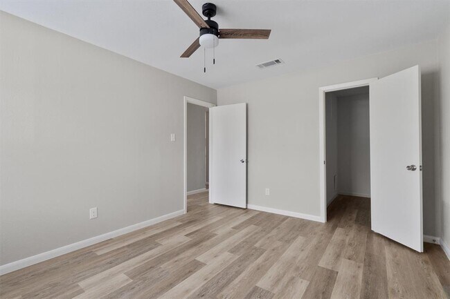 Building Photo - 701 Ramble Ln