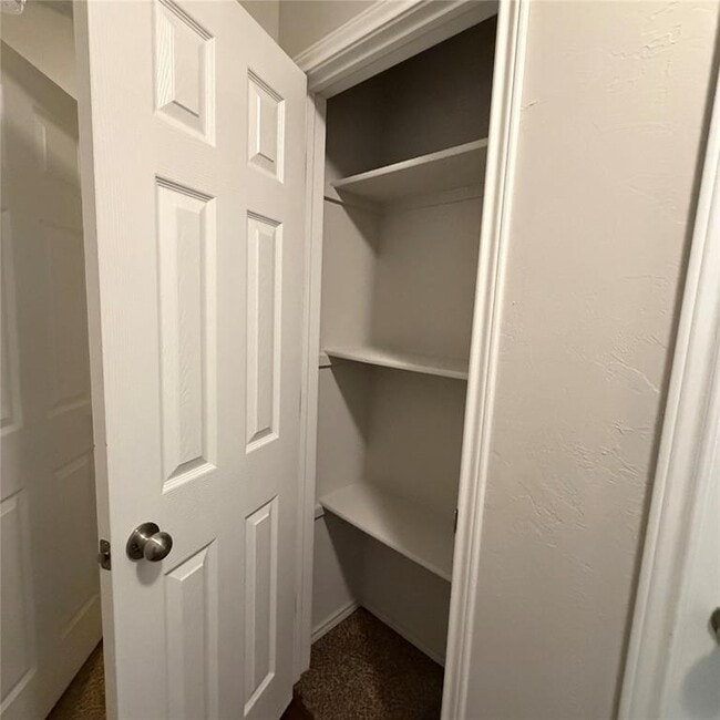 Building Photo - 2044 Autumn Way