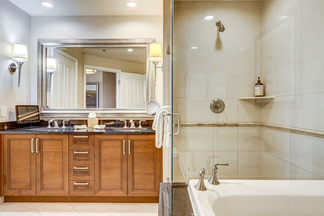 Building Photo - 135 E Harmon Ave