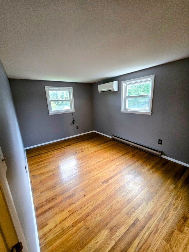 Building Photo - 1642 Whitehall Ave