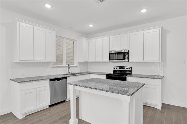 Building Photo - 312 Oakbend Dr